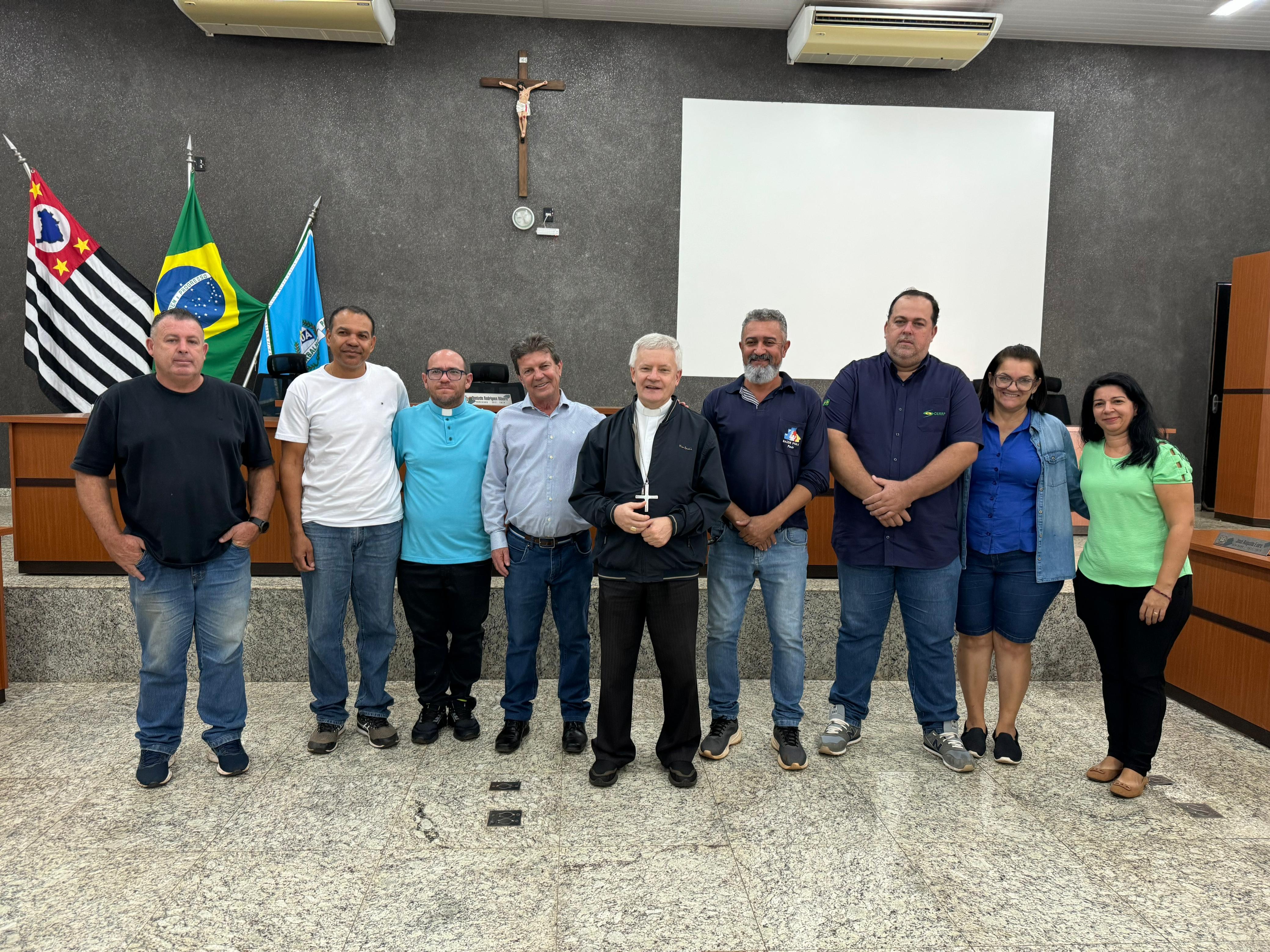 Bispo Diocesano Dom Antônio Emídio Vilar visita Câmara Municipal de Ipiguá